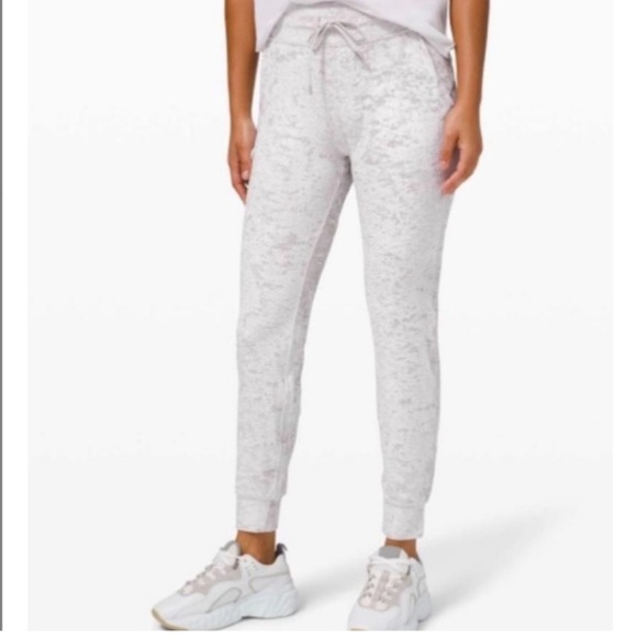 lululemon athletica Pants - Lululemon Active Wear Ready To Crush Joggers White/Cream Soft Velvet Size 6